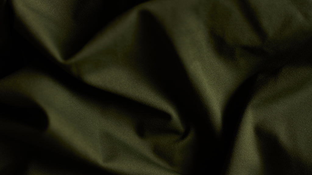 Sportkleidung in Khaki - Auslauffarbe, keine Nachproduktion